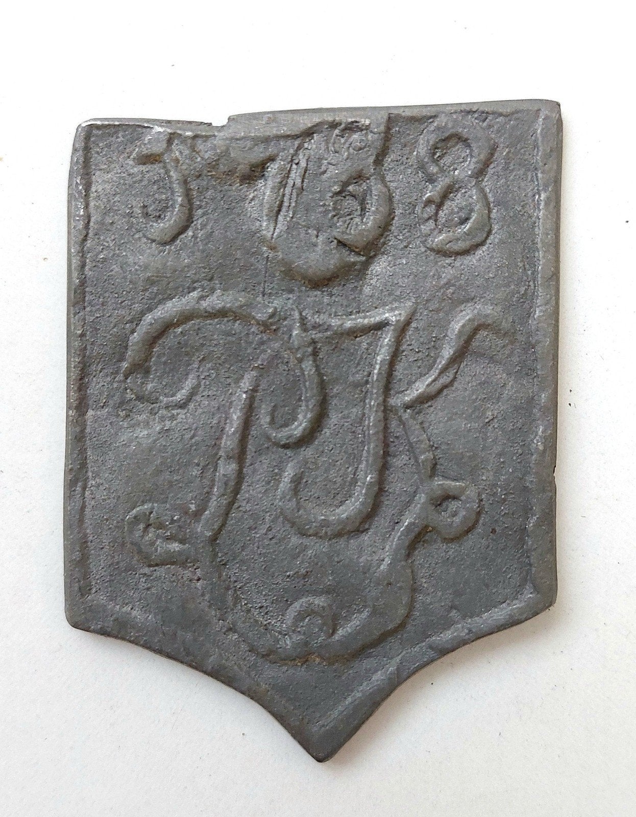 Trotseerlood Daklood PK of PKW uit het jaar 1708 Bodemvondst, Antiek en Kunst, Antiek | Gereedschap en Instrumenten, Ophalen of Verzenden
