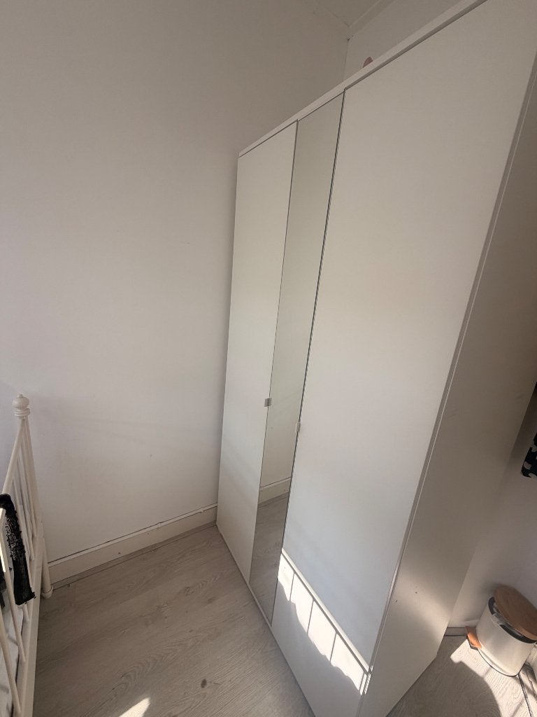 IKEA kleding kast (naam VIHALS), Ophalen, 100 tot 150 cm, 200 cm of meer, Zo goed als nieuw