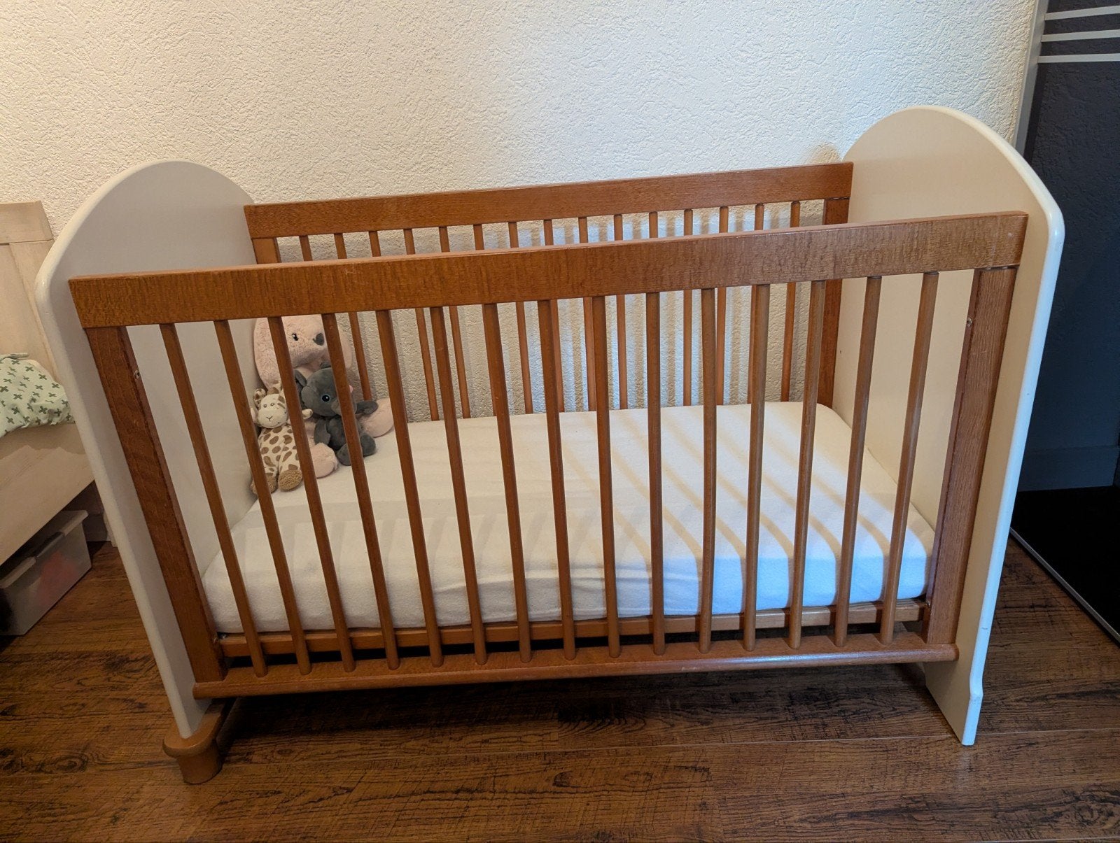 Baby/kinderbedje met kast, matras en beddengoed, Kinderen en Baby's, Gebruikt, Minder dan 140 cm, Minder dan 70 cm, Ophalen
