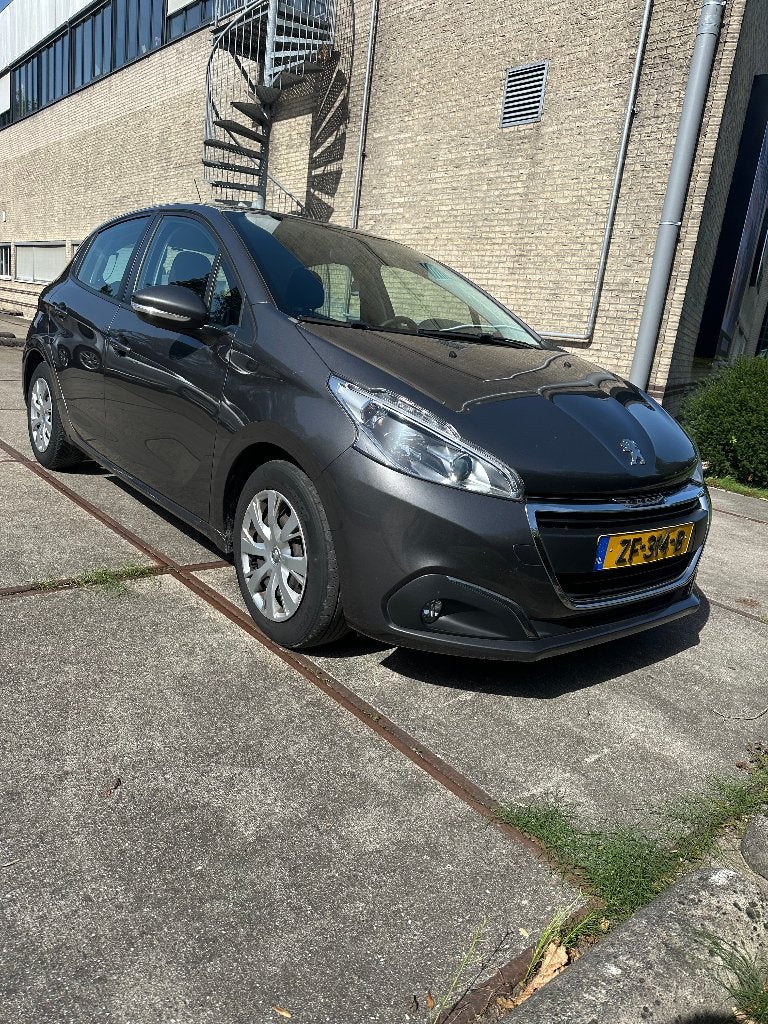 Foto 8 van Peugeot 208 1.2 Puretech 82pk 2019 Grijs