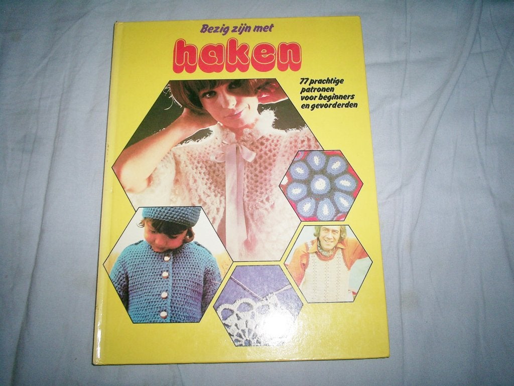 Bezig zijn met Haken - 77 patronen, Ophalen of Verzenden, Nieuw, Haken, Patroon of Boek