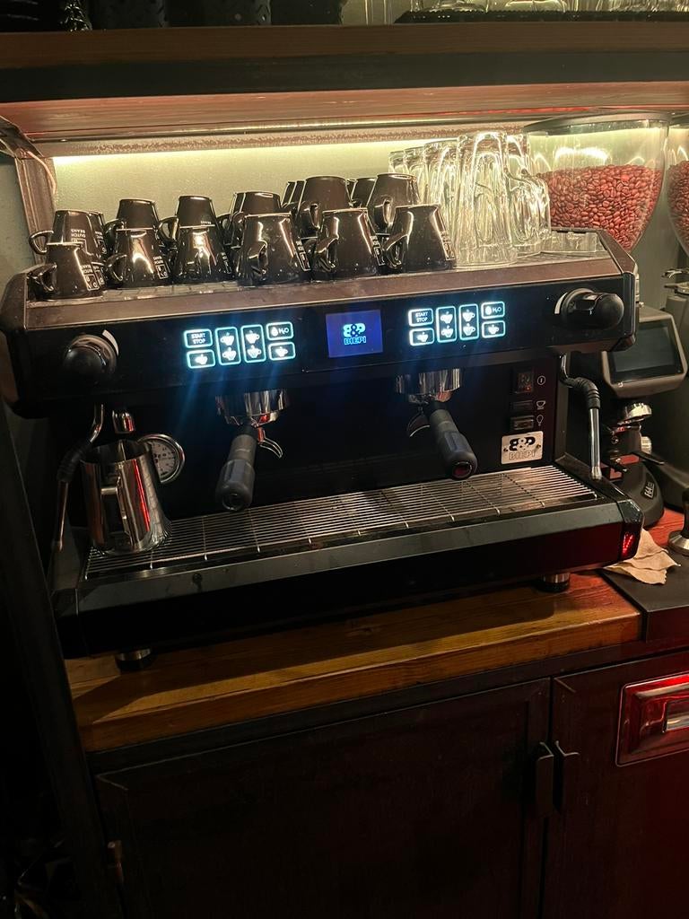 Biepi : MC-E Display Black, Witgoed en Apparatuur, Koffiezetapparaten, 10 kopjes of meer, Koffiemachine, Gemalen koffie, Zo goed als nieuw
