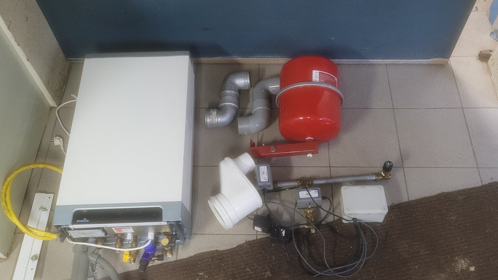 Intergas Kombi Kompakt HR 22 CV-ketel met toebehoren, Ophalen, 30 tot 80 cm, Gebruikt, Hoog rendement (Hr)
