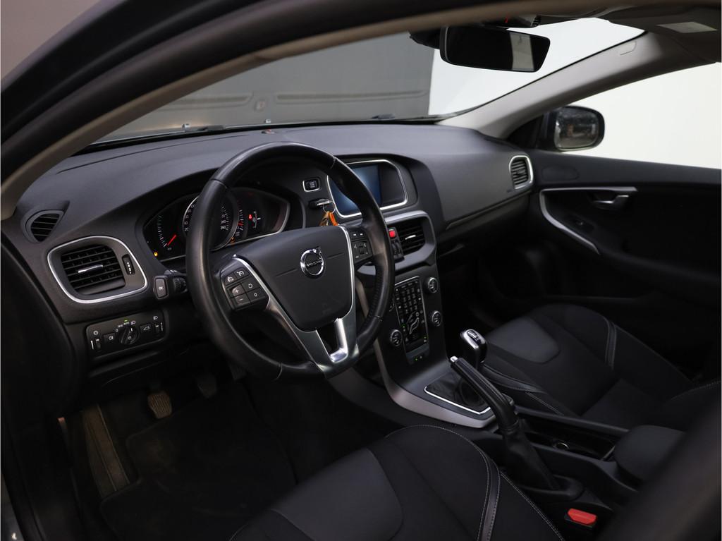 Volvo V40 2.0 D2 Momentum | Navigatie | Voorstoelen verwarmd, Voorwielaandrijving, Gebruikt, 4 cilinders, Bedrijf
