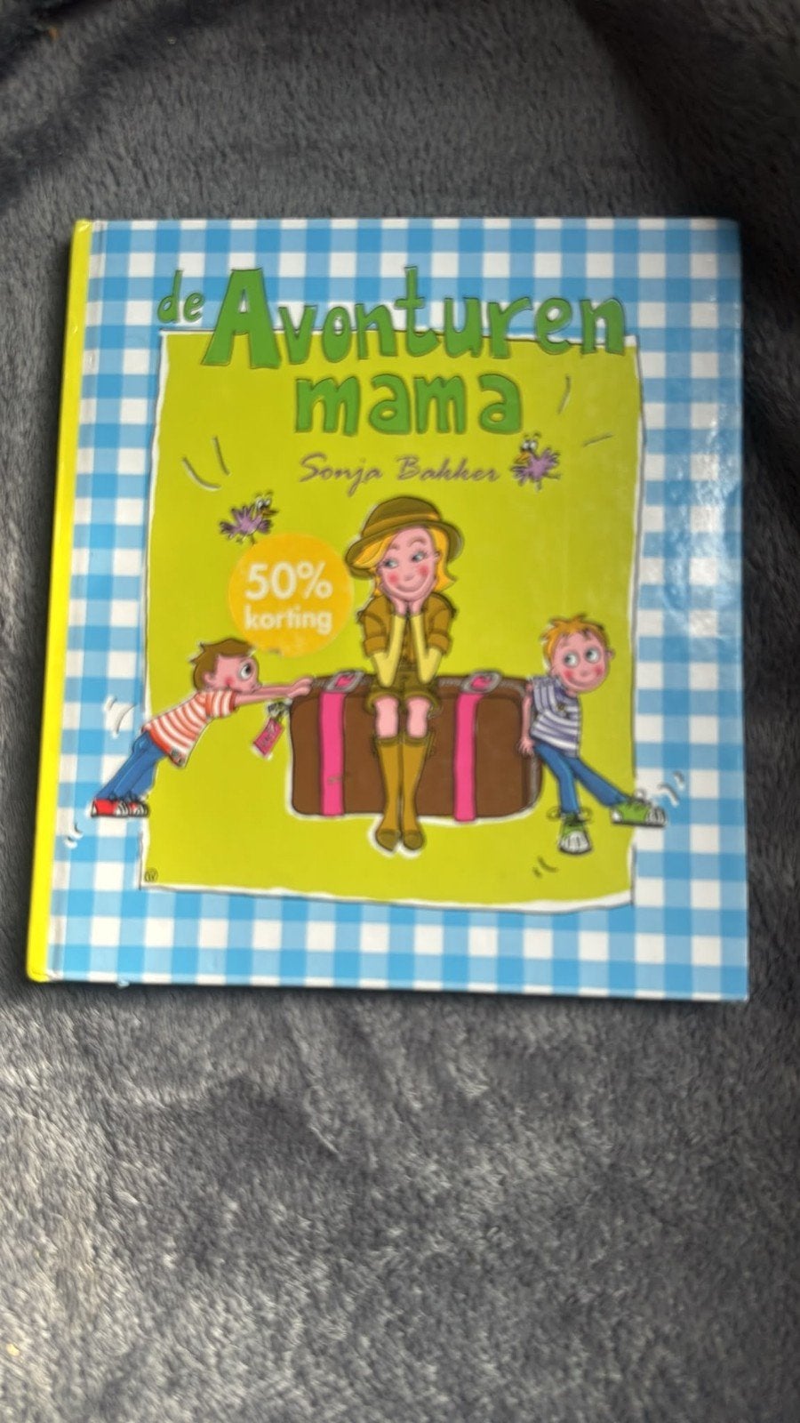De Avonturen Mama - Sonja Bakker (Kinderboek), Boeken, Ophalen of Verzenden, Zo goed als nieuw, Sonja Bakker, Fictie algemeen