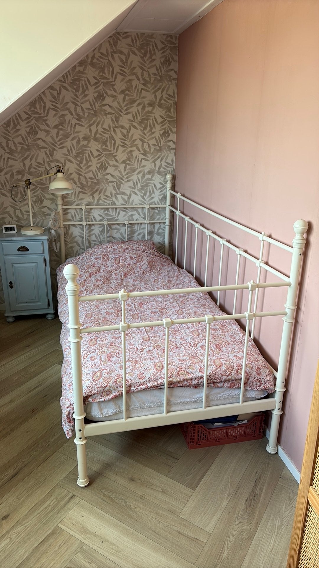 Eenpersoonsbed, Ophalen