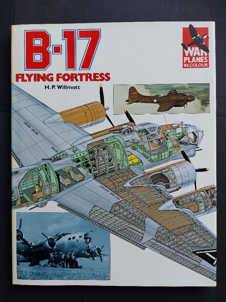 Boek B-17 Flying Fortress (BK570), Boeken, Ophalen of Verzenden, Luchtmacht, Tweede Wereldoorlog, Gelezen