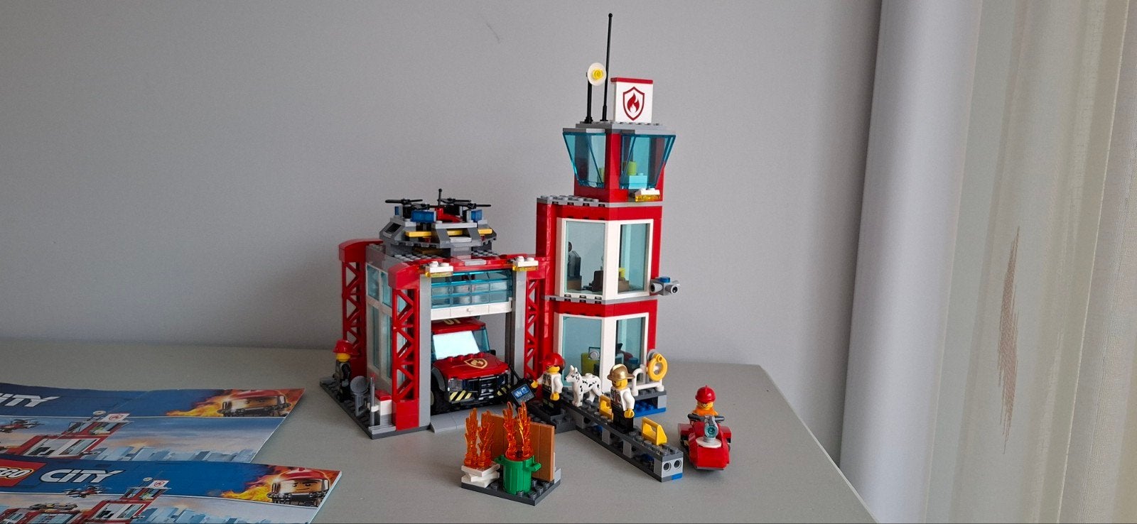 lego City set 60215 brandweer kazerne, City, Lego, Ophalen of Verzenden, Zo goed als nieuw