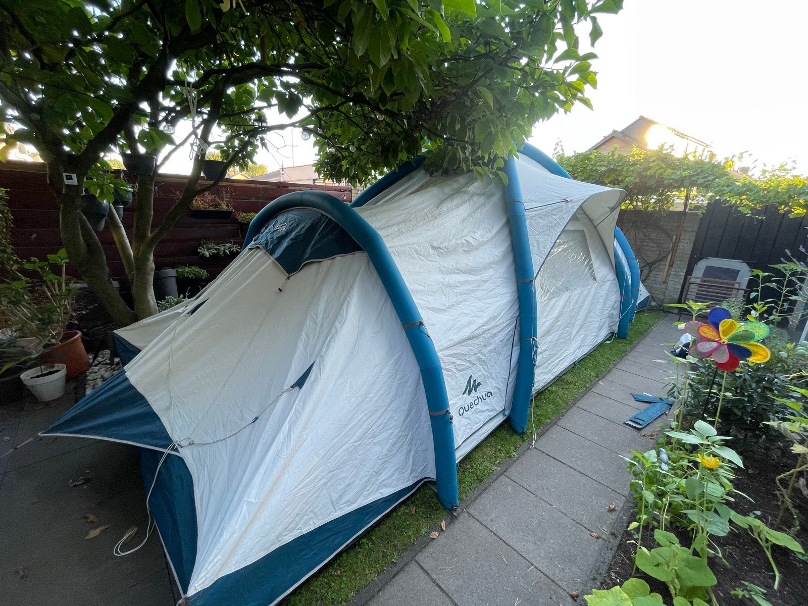 Quechua Air Seconds 8.4 Fresh & Black opblaasbare tent, Ophalen, Zo goed als nieuw, Meer dan 6