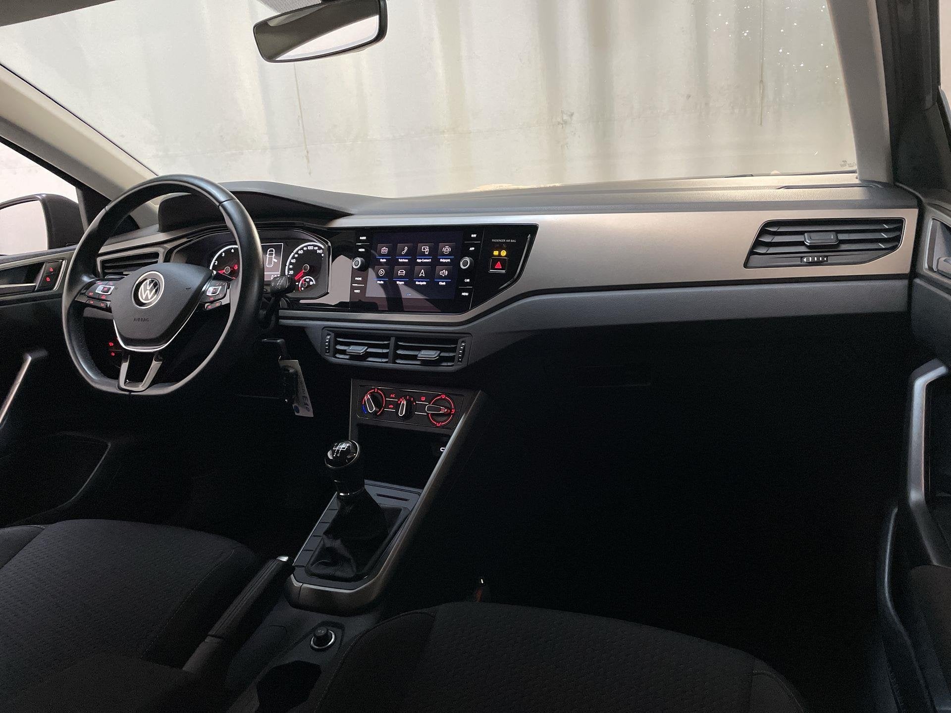 Volkswagen Polo 1.0 TSI R-Line Edition Camera Navigatie DAB+, Voorwielaandrijving, Gebruikt, Met garantie (alle), 49 €/maand