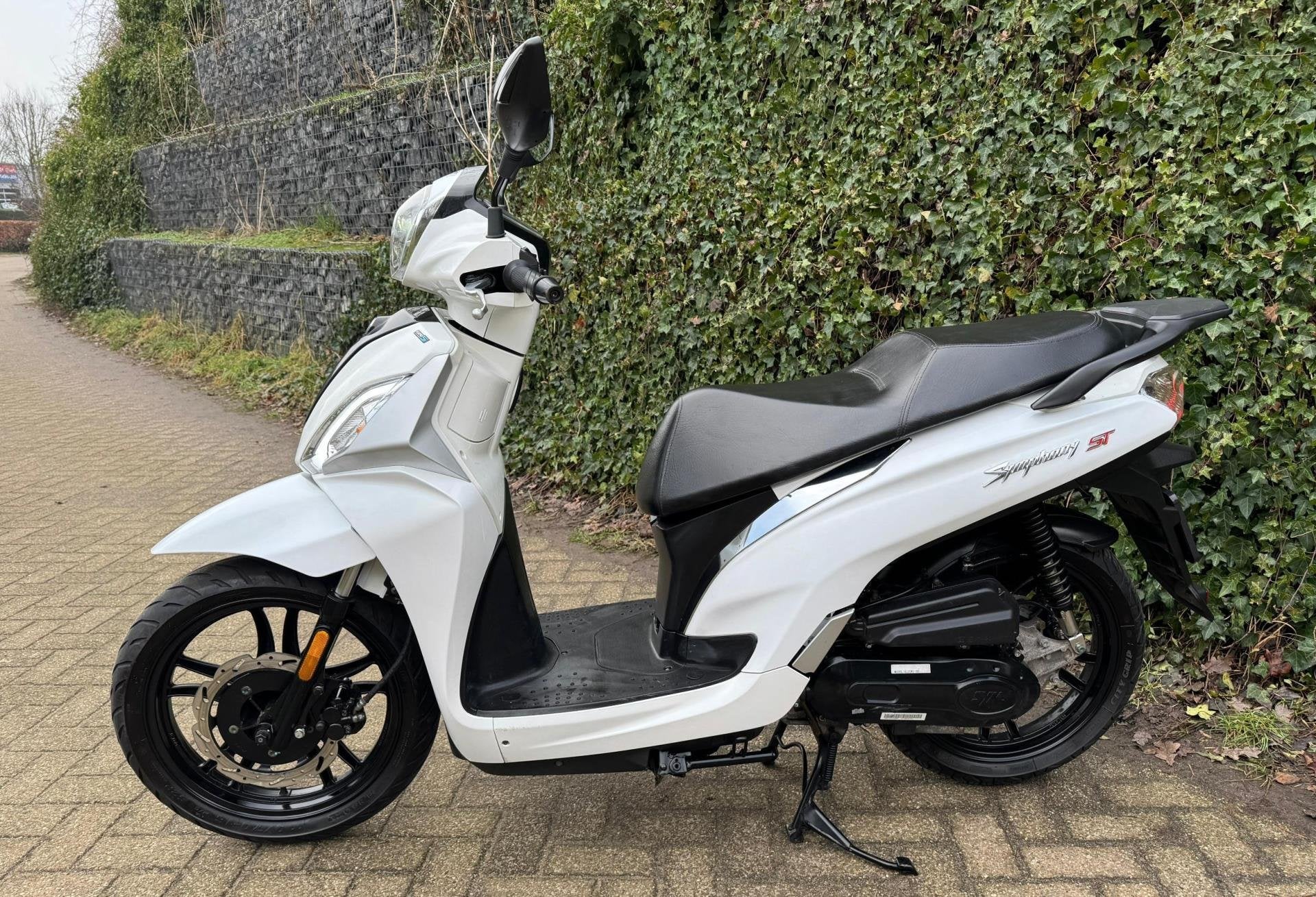 SYM Symphony ST 45km E5 Scooter WHITE BETAAL met in3, Fietsen en Brommers, Overige modellen, 49 cc, S, Benzine