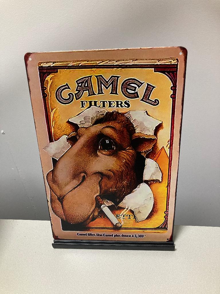 Camel metalen reclamebord (old look), Verzamelen, Merken en Reclamevoorwerpen, Www.pand50.nl, Reclamebord, Nieuw, Ophalen of Verzenden