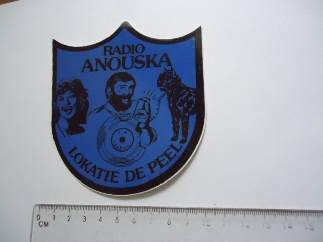 sticker oud PIRAAT Radio zender Anouska de peel ether retro, Verzenden, Zo goed als nieuw, Bedrijf of Vereniging