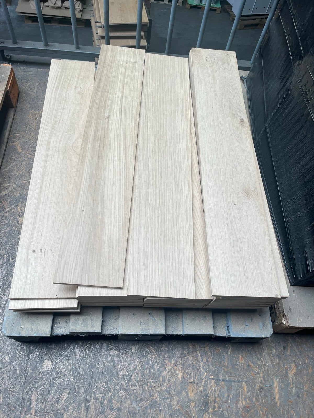 Eiken en wit gegronde slootborden - 800 stuks, Ophalen, 25 tot 50 mm, Eiken, Nieuw