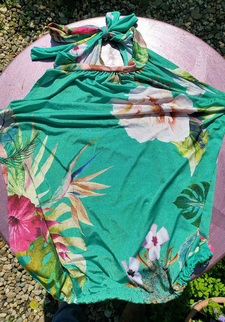 Gratis halter top / Rekbaar. Mt 40/42 Vakantie bloemen, Maat 38/40 (M), Ophalen of Verzenden, Zo goed als nieuw, Zonder mouw