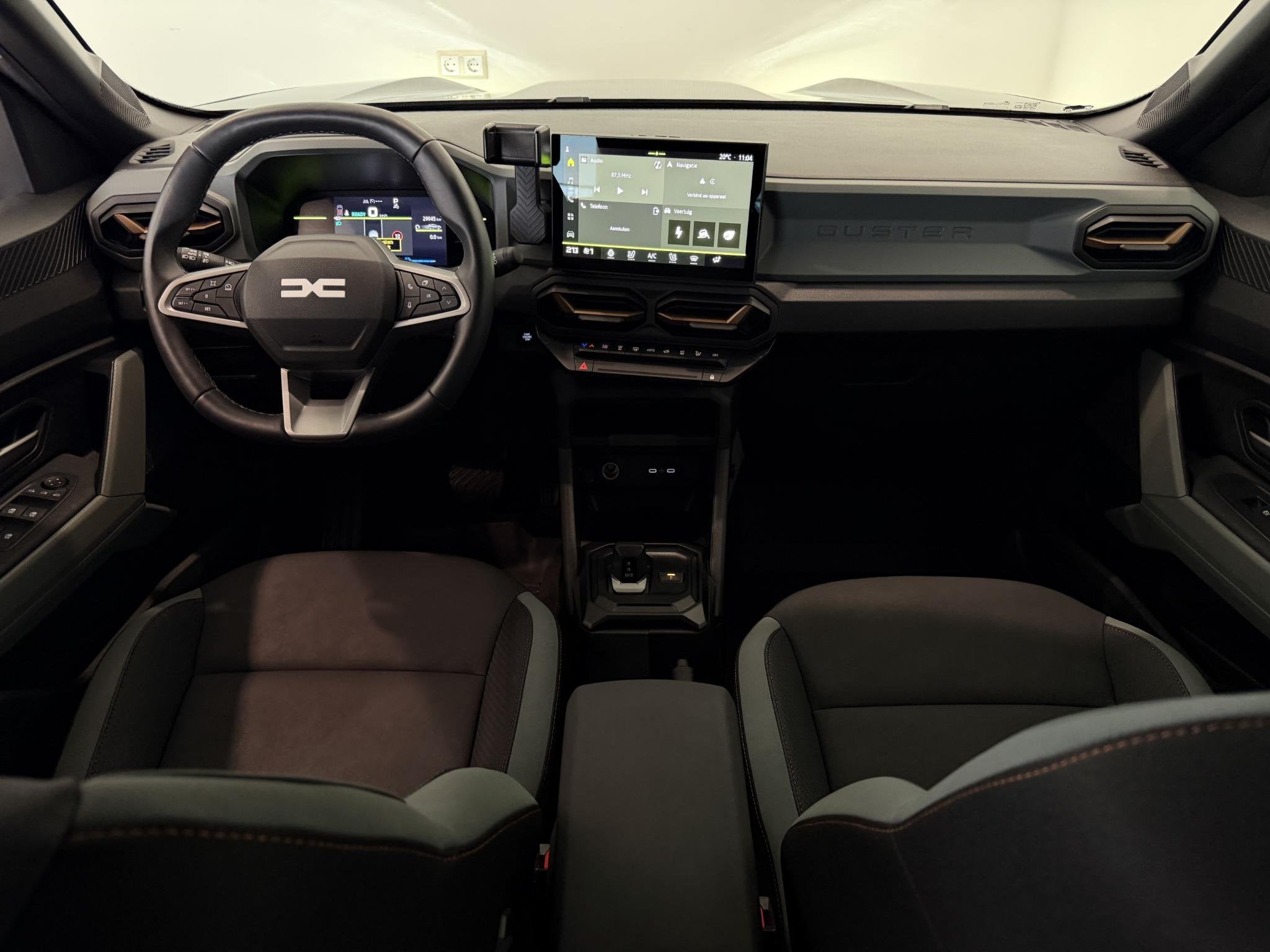Dacia Duster 1.6 Hybrid 140 Extreme | Stoel- & Stuurverwarmi, Auto's, 94 pk, Gebruikt, 4 cilinders, Zwart