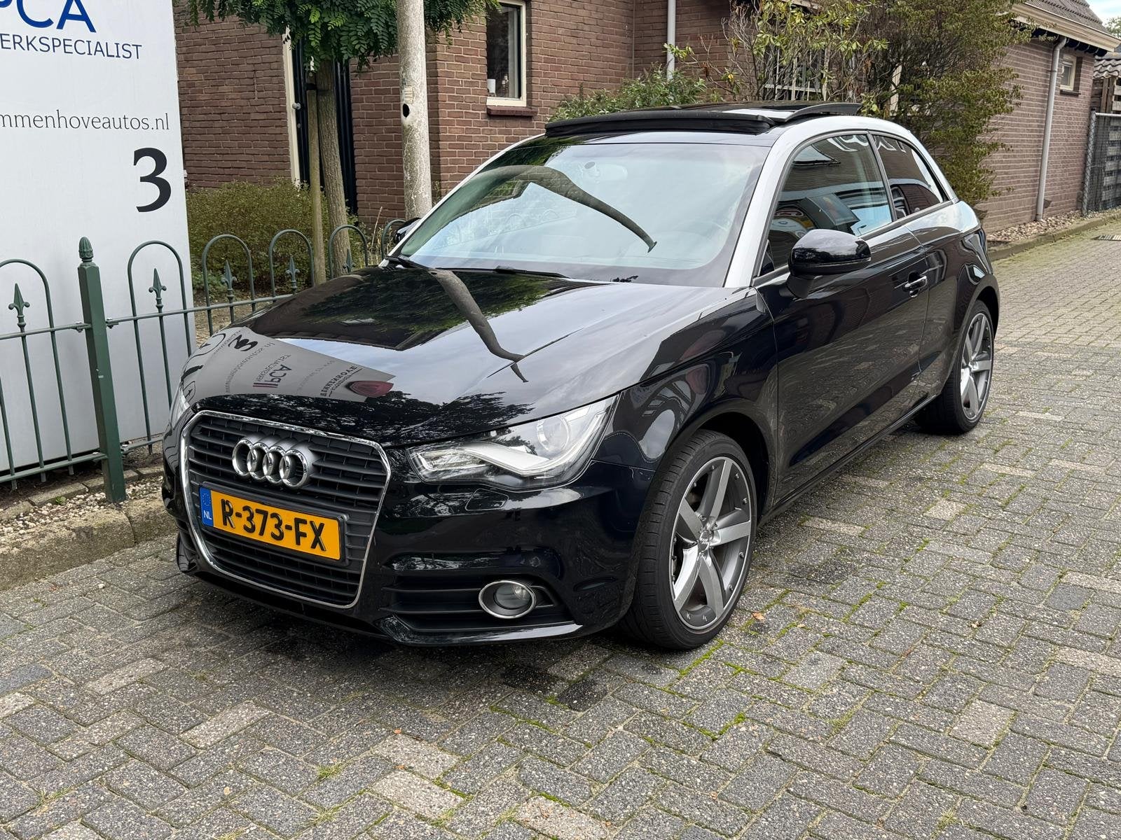 Audi A1 1.2 TFSI Pro Line S (bj 2011), Voorwielaandrijving, 86 pk, Zwart, 4 cilinders