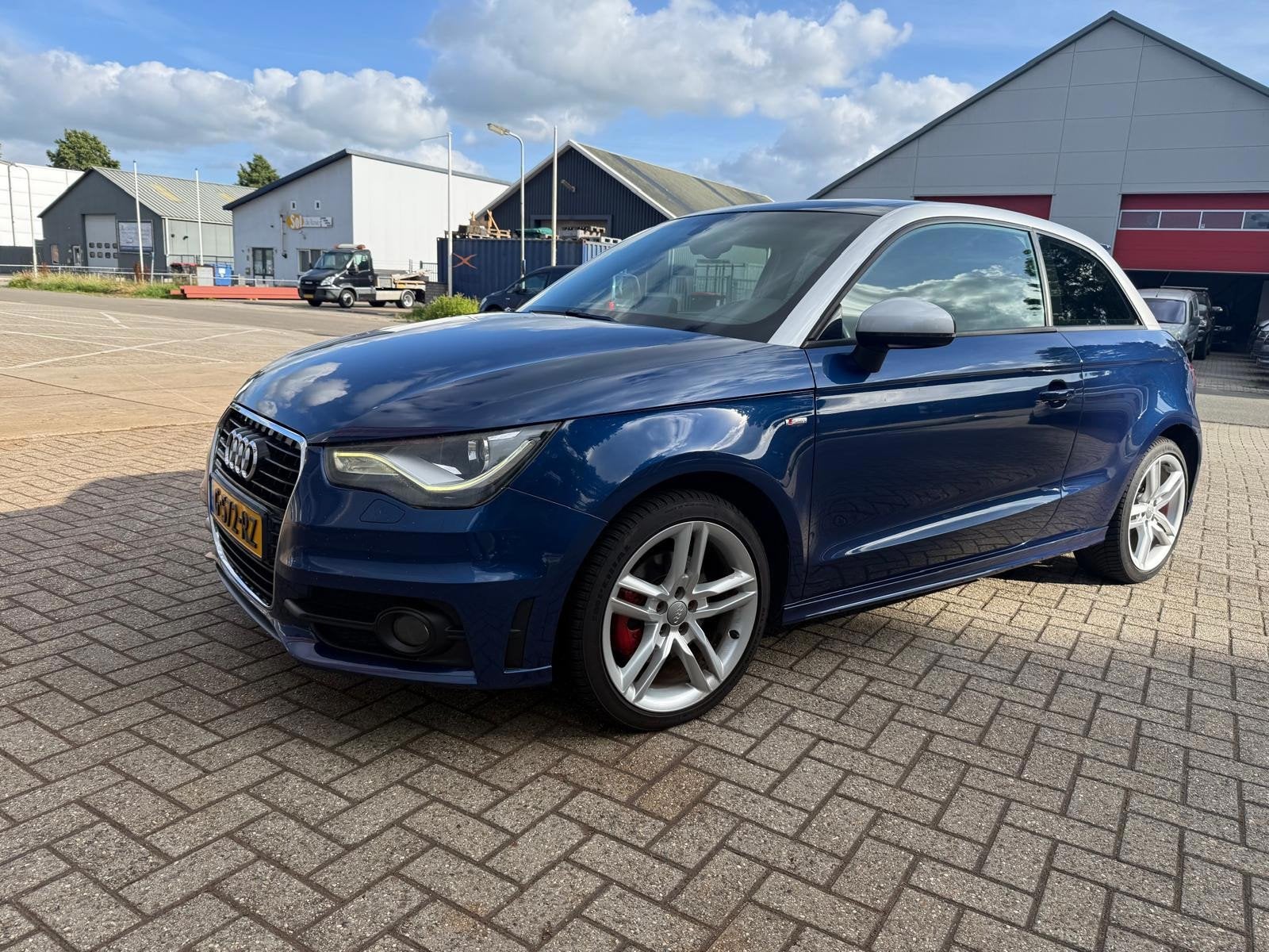 Audi A1 1.4 TFSI S edition AUTOMAAT PANORAMA 184 PK, Auto's, Audi, Euro 5, Zwart, 4 cilinders, 1165 kg
