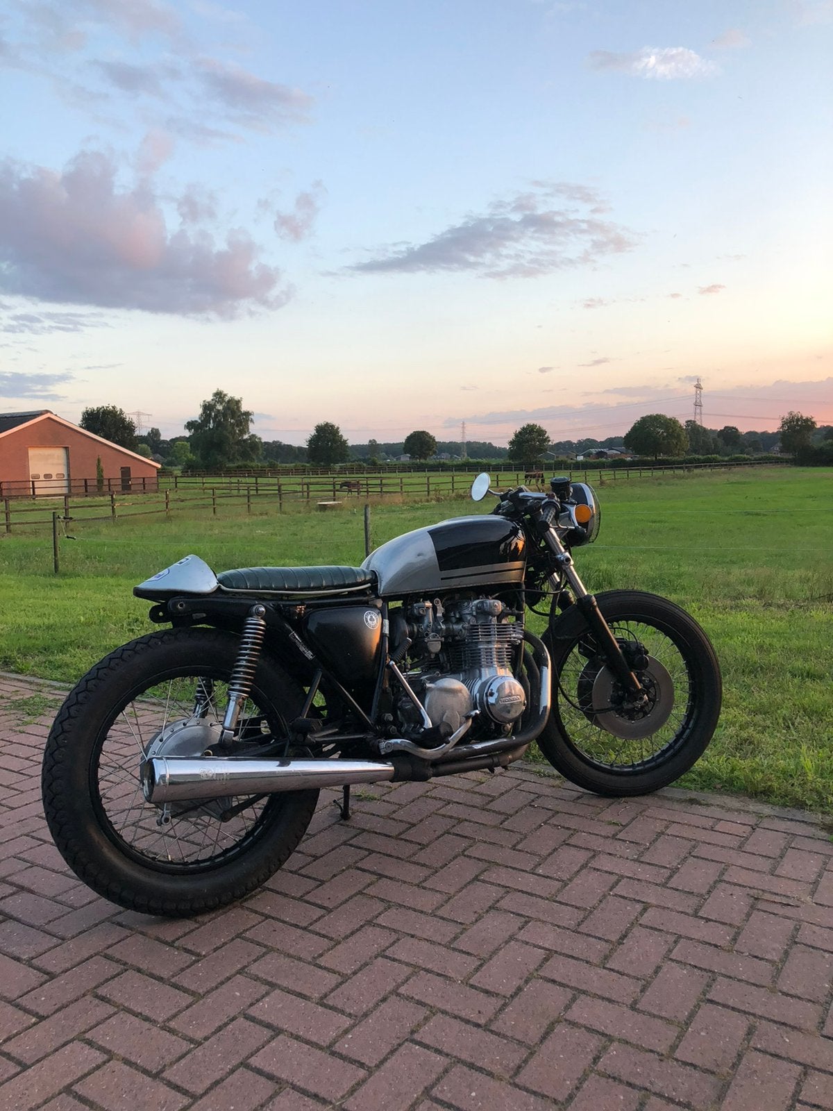 Honda CB550 - Cafe racer 1977, Motoren, Occasion, 4 cilinders, Overig, Handgeschakeld