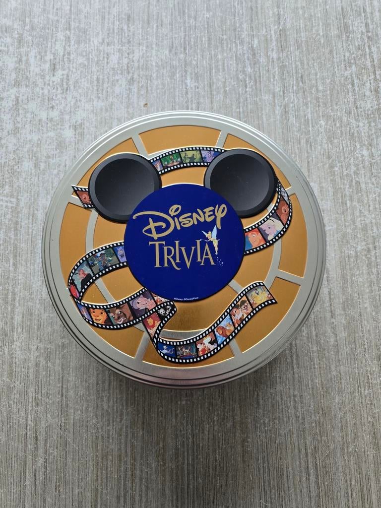 Disney Trivia Spel in Blikken Doos - Familieplezier!, Vijf spelers of meer, Ophalen of Verzenden, Zo goed als nieuw, Disney