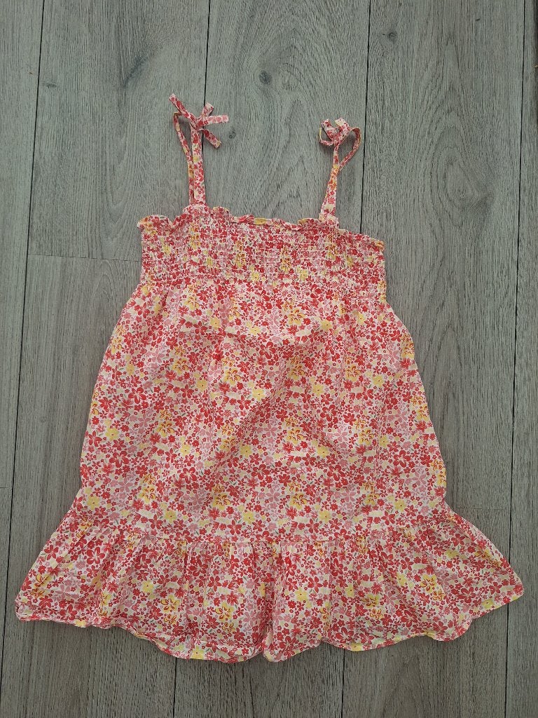 Jurk met bloemen maat 122 Primark, Meisje, Ophalen of Verzenden, Zo goed als nieuw, Jurk of Rok