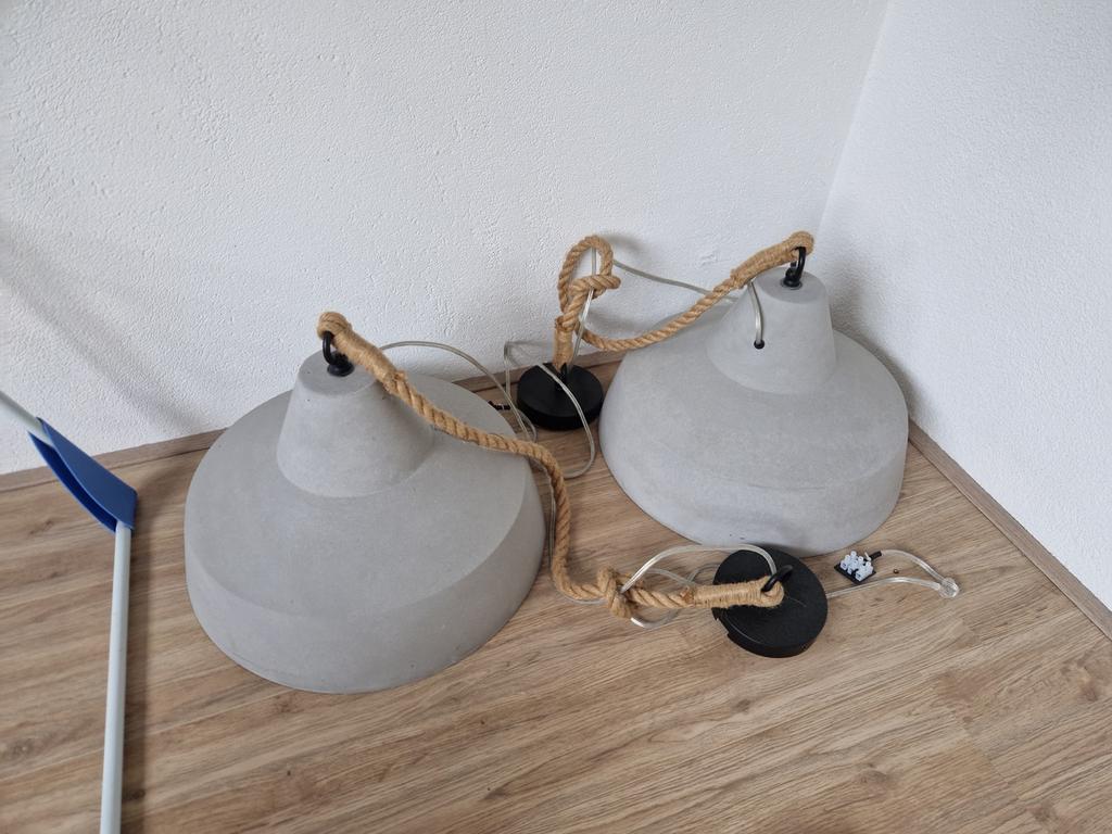 Lindby Chaby Hanglampen - Betonlook & Touw (Set van 2), Huis en Inrichting, Lampen | Hanglampen, Ophalen, Zo goed als nieuw, Overige materialen