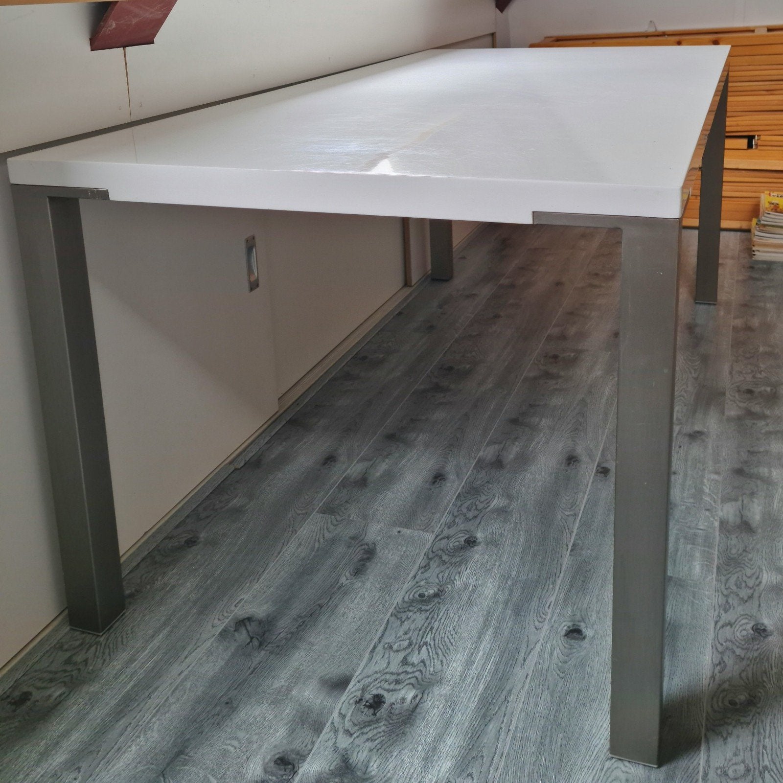 WOOOD Palau Eettafel Hoogglans Wit met RVS Poten, Huis en Inrichting, Tafels | Eettafels, Overige materialen, 50 tot 100 cm, Zo goed als nieuw
