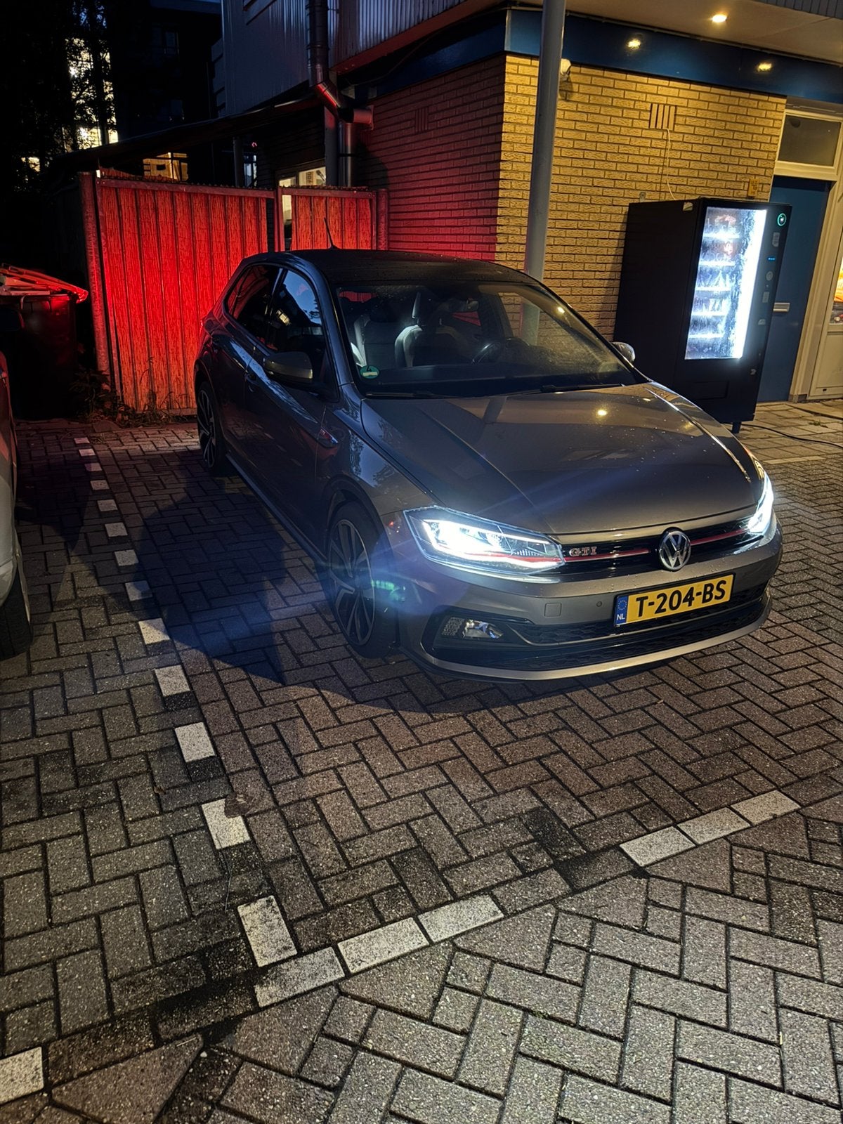 Volkswagen Polo 2.0 TSI 200pk 6-DSG 2019 Grijs, 4 cilinders, 1984 cc, 1200 kg, Particulier