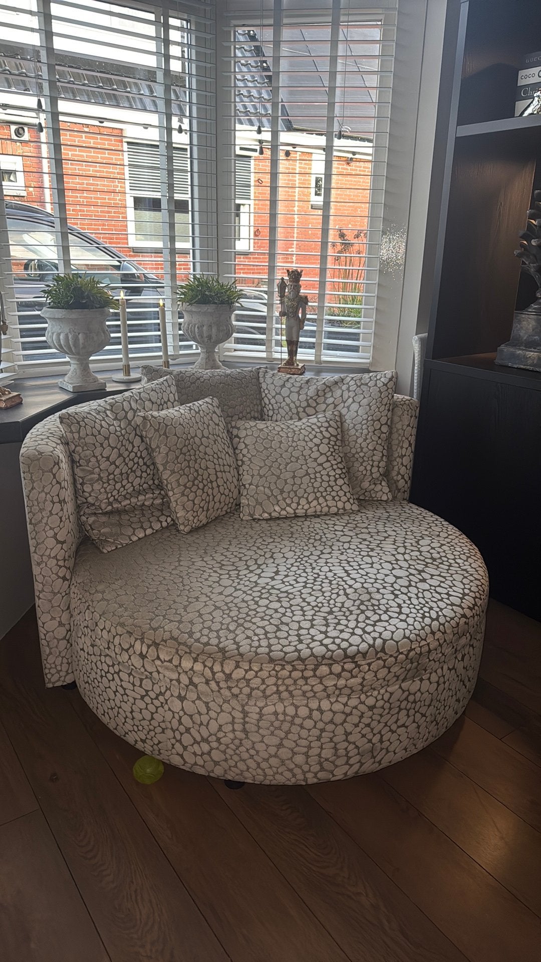 Ronde loveseat, Ophalen, Tweepersoons, 75 tot 100 cm, Zo goed als nieuw