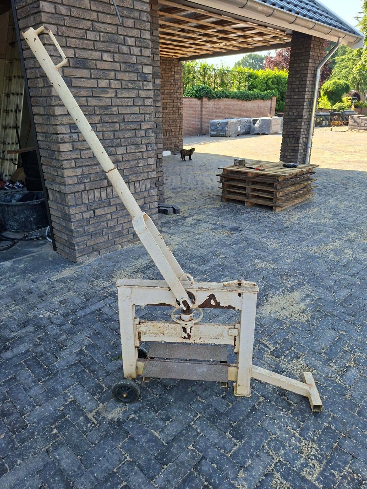 Stenenknipper, Ophalen
