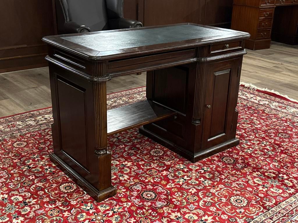 Klassiek Engels bureau #630, Ophalen of Verzenden, Zo goed als nieuw