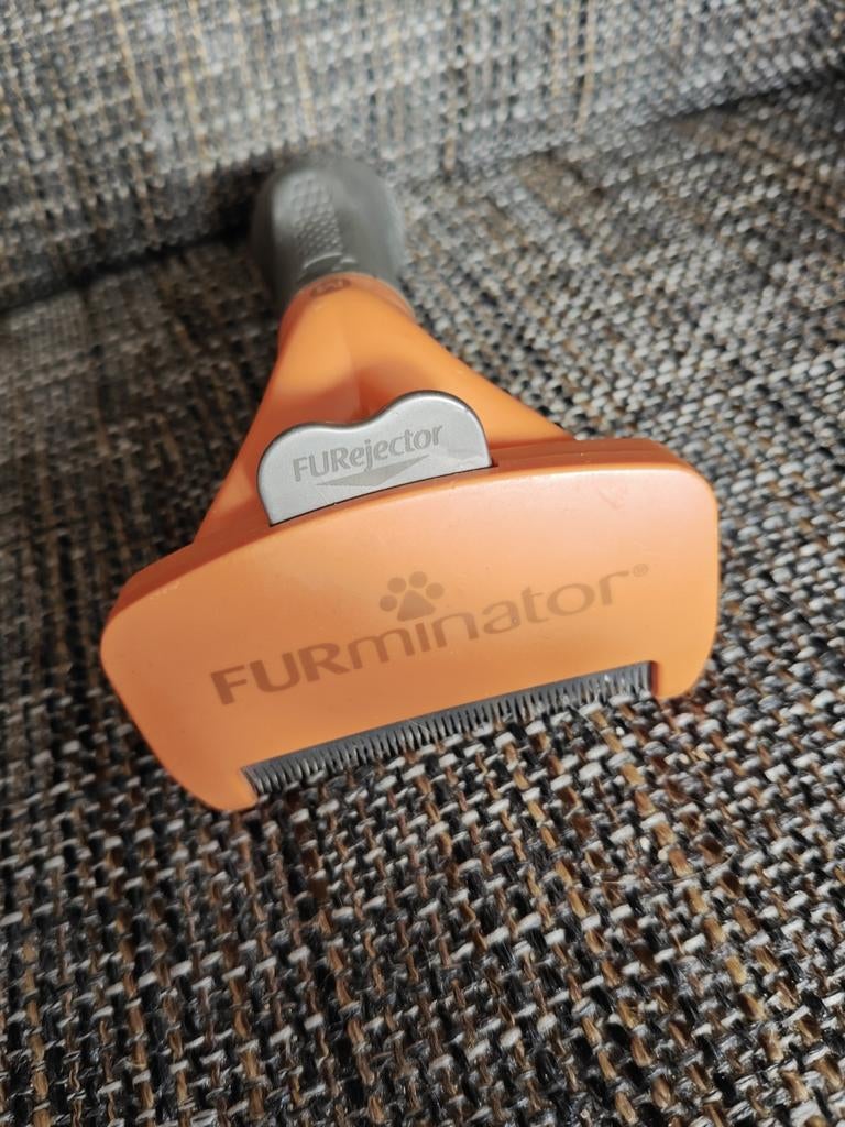 Furminator oranje honden borstel maat m, Dieren en Toebehoren, Honden-accessoires, Ophalen, Gebruikt