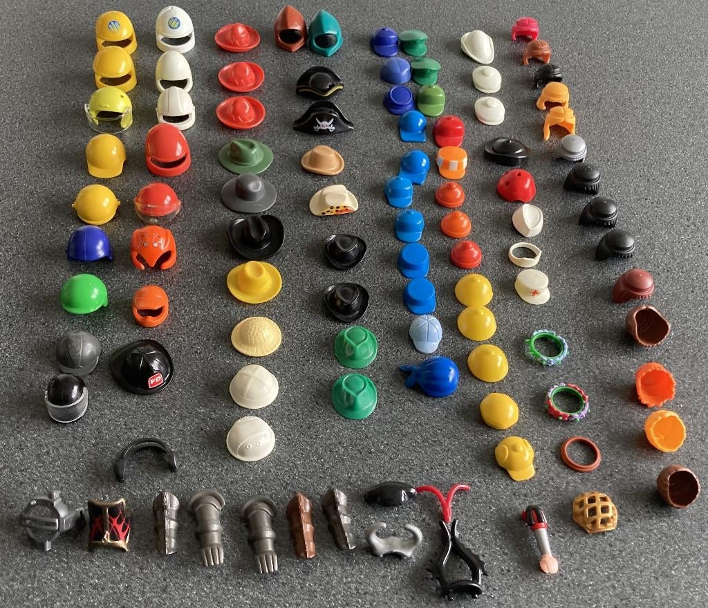 helm pet muts cap kap armkap veren piratenhoed harnas etc, Ophalen of Verzenden, Zo goed als nieuw, Los playmobil
