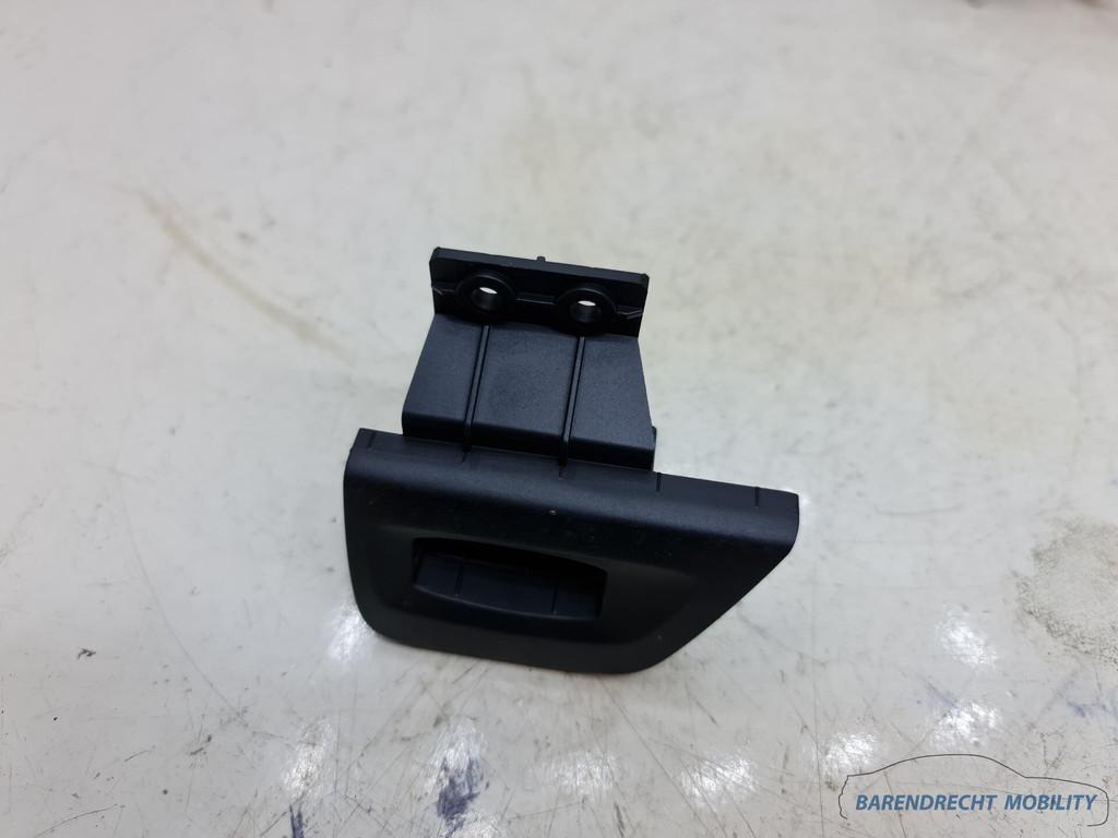 BMW E87 1 serie contactslot contact slot kaartlezer 108625-1, Petuelring 130
80788  Munich, DE, Gebruikt, Info@bmw.de, Ophalen of Verzenden