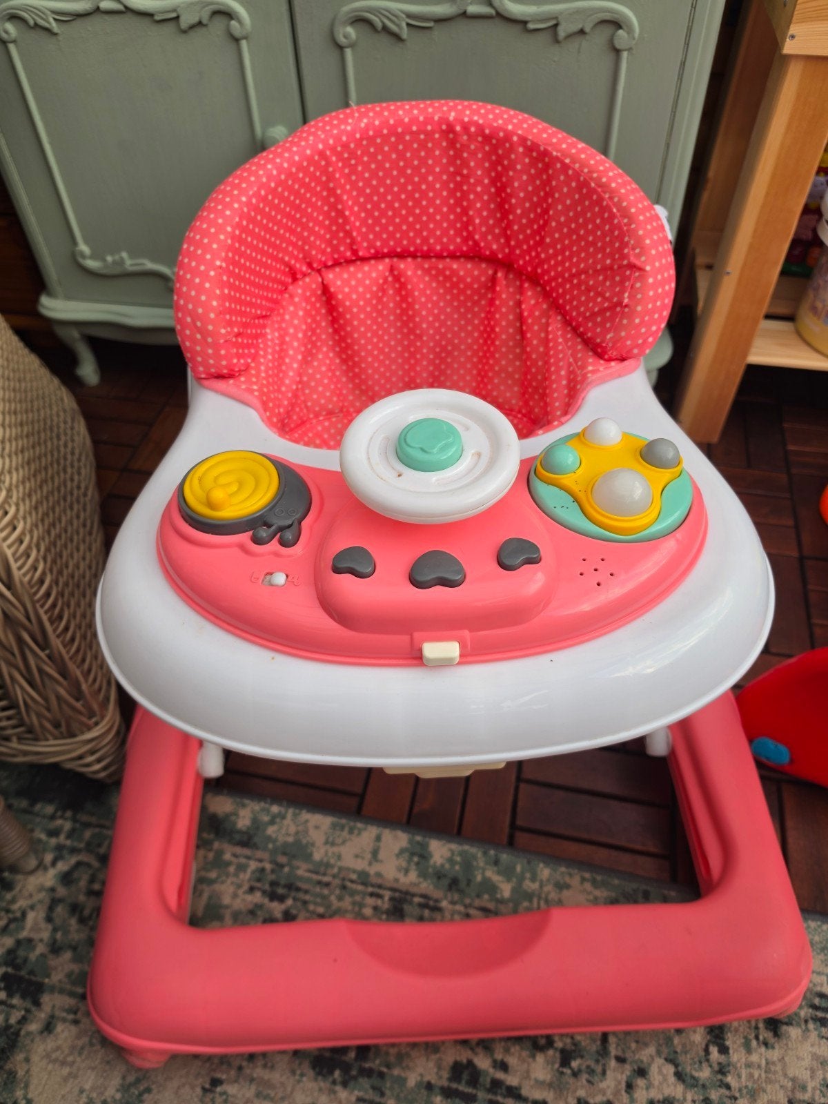 Roze baby loopstoel met speelblad, Ophalen