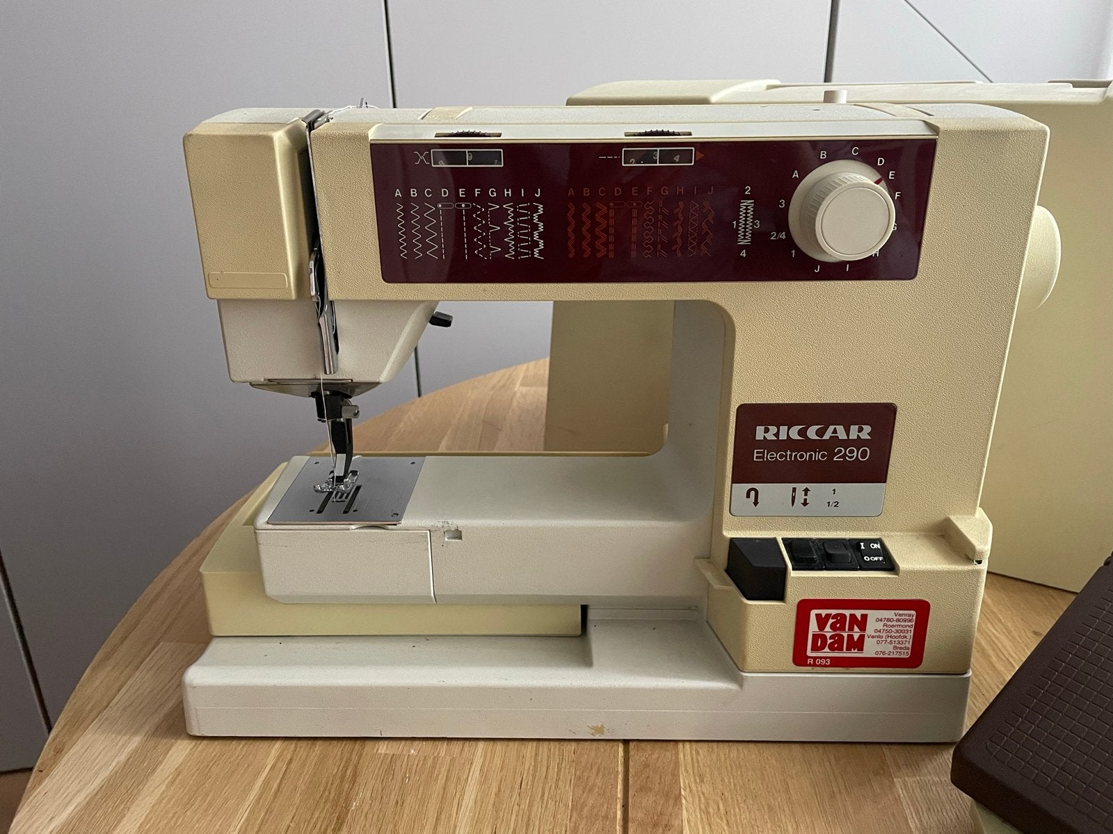 Riccar Electronic 290 Naaimachine - Zo goed als nieuw, Ophalen of Verzenden, Zo goed als nieuw, Naaimachine, Overige merken