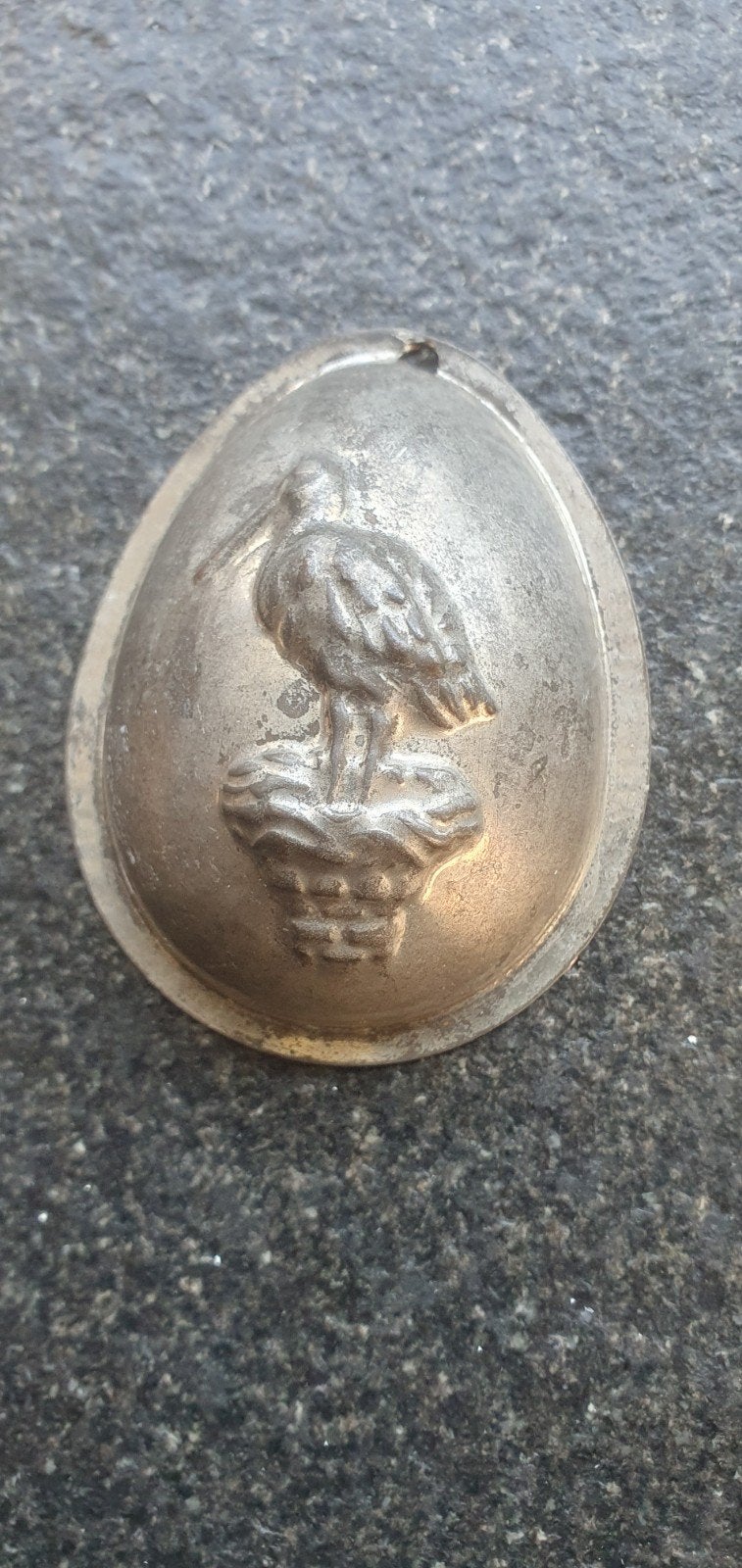 Antieke chocoladevorm ei met ooievaar op nest, Ophalen of Verzenden