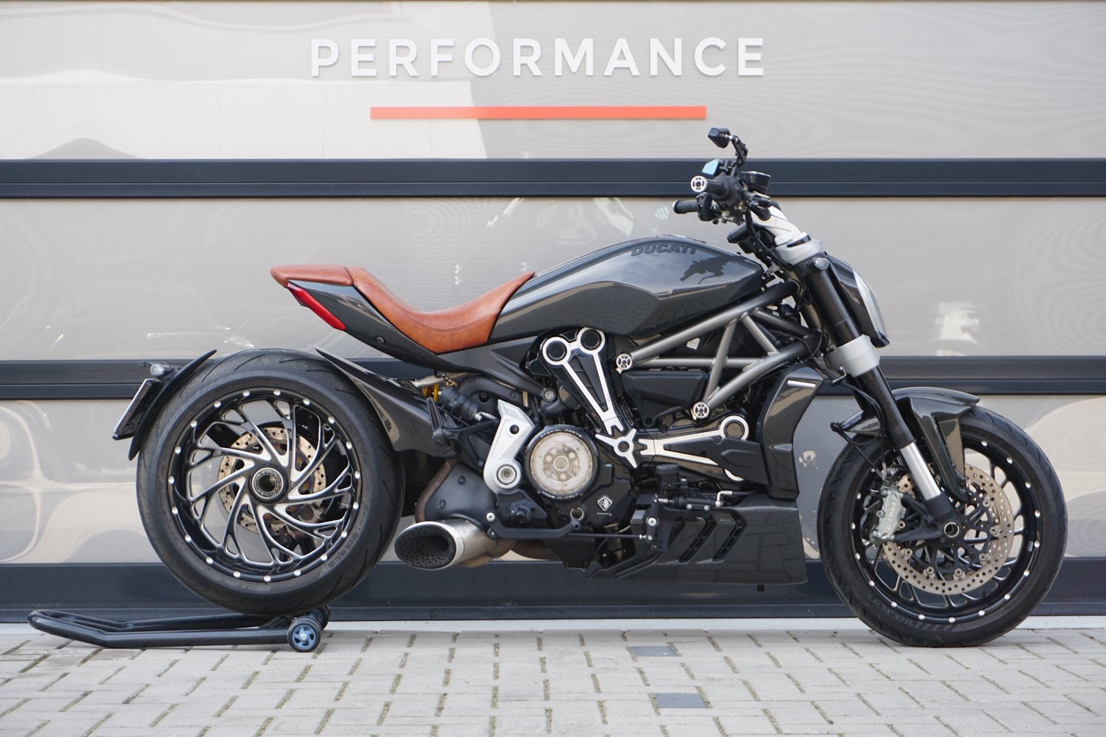 Ducati xDiavel S 1262 / Custom / Termignoni / Carbon / Uniek, 2 cilinders, Occasion, Traction Control, Motorrijbewijs A