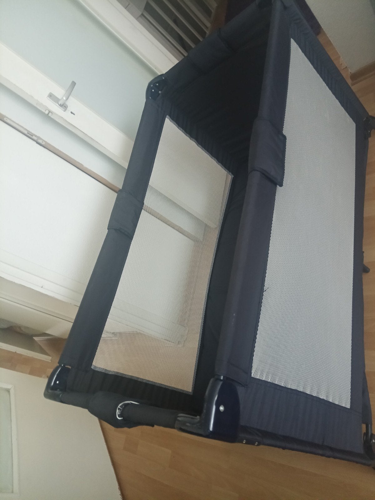 Donkerblauw opvouwbaar campingbedje/box, Kinderen en Baby's, Ophalen of Verzenden, Gebruikt, Rechthoekig