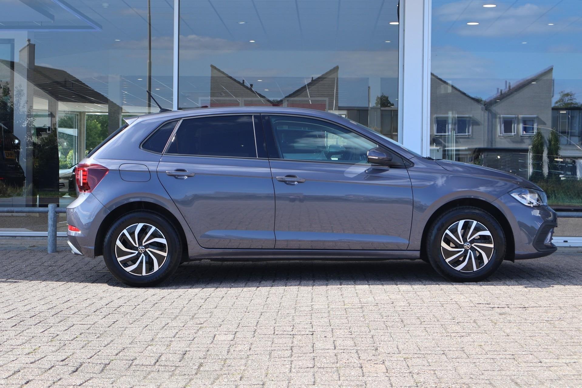 Volkswagen Polo 1.0 TSI 95pk DSG Life Edition | Camera | PDC, Auto's, Volkswagen, 12 maanden, Stof, Gebruikt, 95 pk