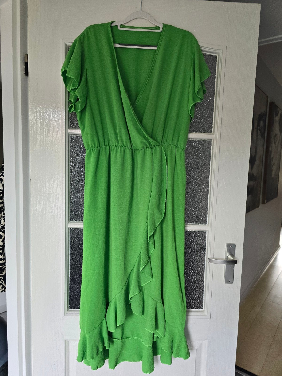 Nieuwe jurk groen 40 42 44, Maat 42/44 (L), Nieuw, Ophalen of Verzenden, Onder de knie