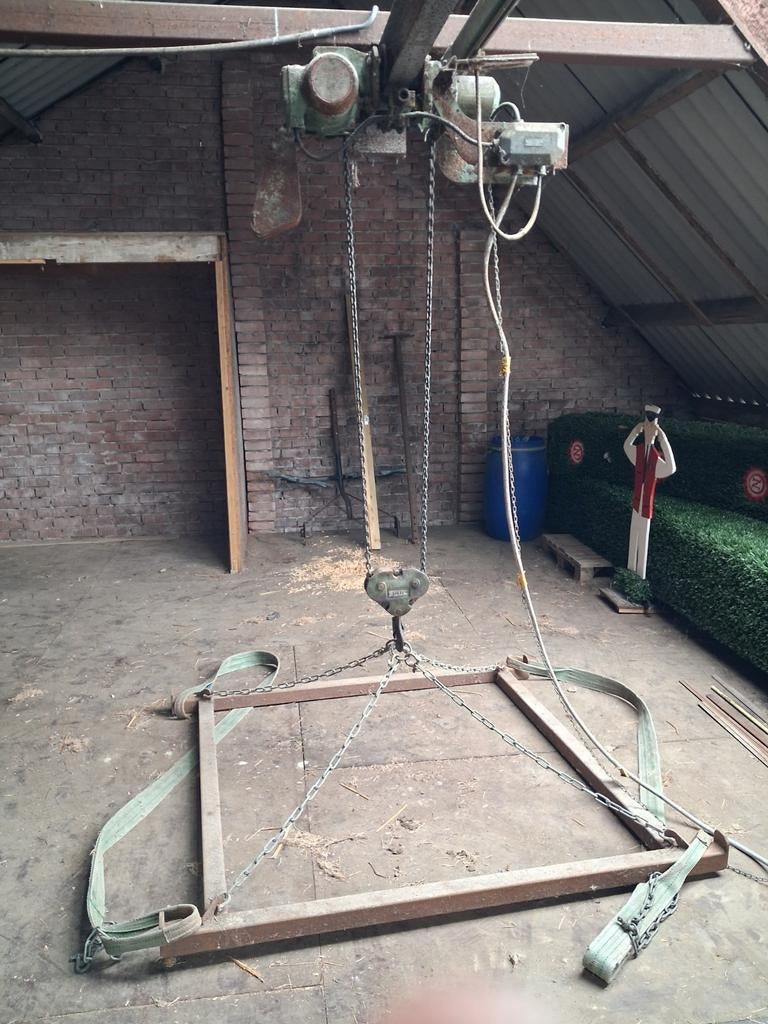 Stahl elektrische takel 380V met loopkat - 600kg, Doe-het-zelf en Verbouw, Lieren en Takels, Ophalen of Verzenden, Gebruikt