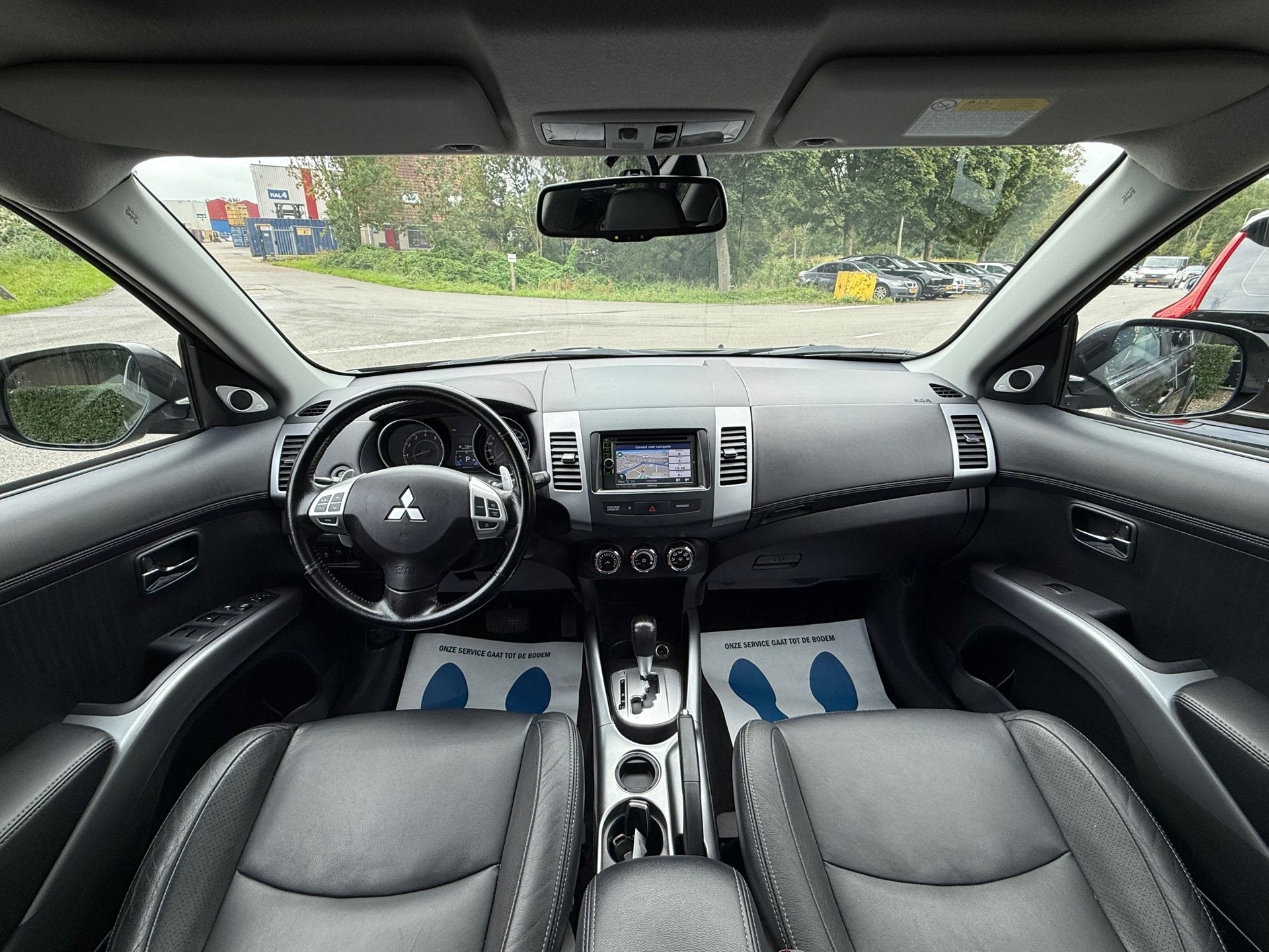 Mitsubishi Outlander 2.0 Edition Two - AUTOMAAT - PANORAMDAK, Zwart, 4 cilinders, Bruin, Bedrijf