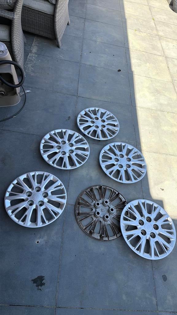 Wieldoppen 15 inch voor een Kia, Ophalen of Verzenden, Zo goed als nieuw