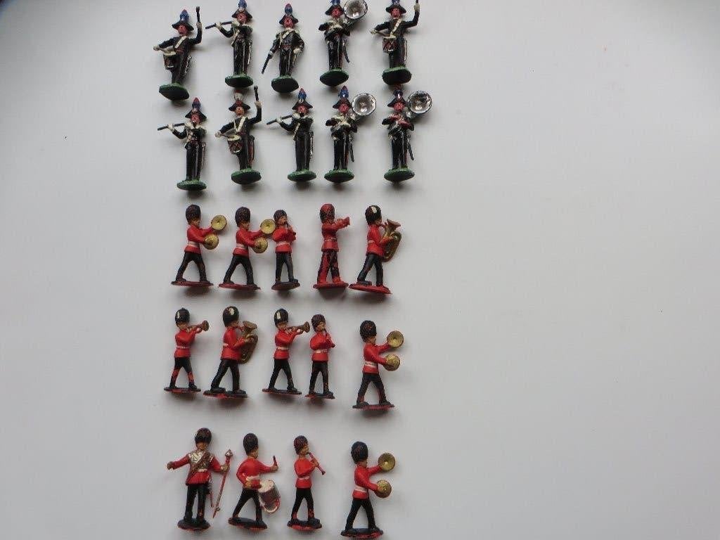 Militaire figuurtjes: Britse paleiswacht / Guardia Civil, Verzamelen, Verzenden, Gebruikt