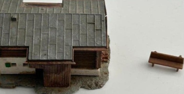 Kibri Houten Huisje met Bankje - Modelbouw, Ophalen of Verzenden, Gebruikt, Brug, Tunnel of Gebouw, Overige merken