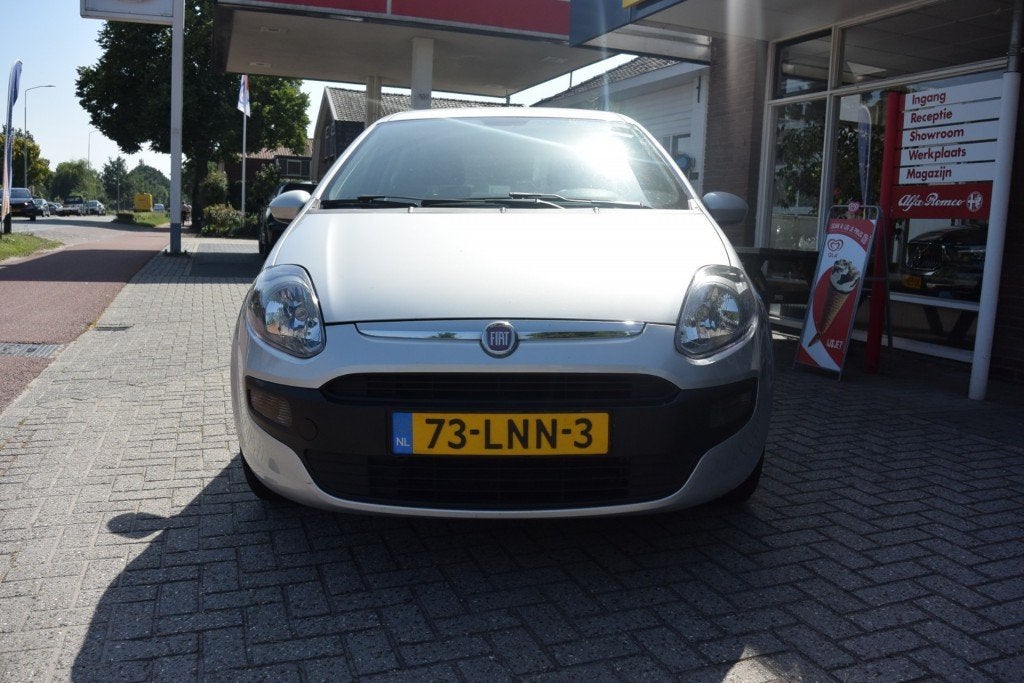 Fiat PUNTO 1.4 Dynamic AUTOMAAT, Euro 5, 4 cilinders, Met garantie (alle), 400 kg
