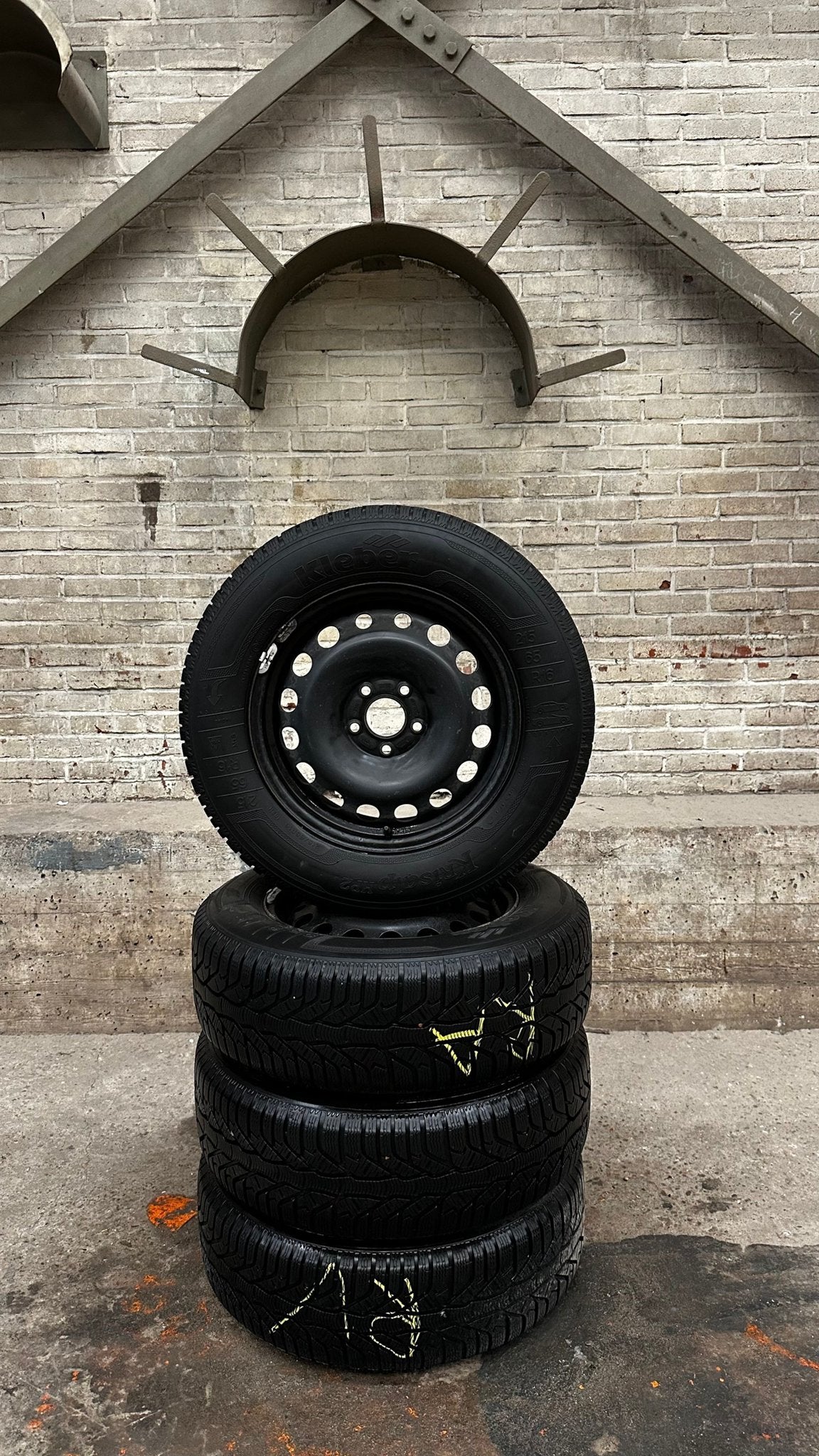 16 inch stalen velgen met winterbanden, Ophalen, -, Banden en Velgen, Winterbanden