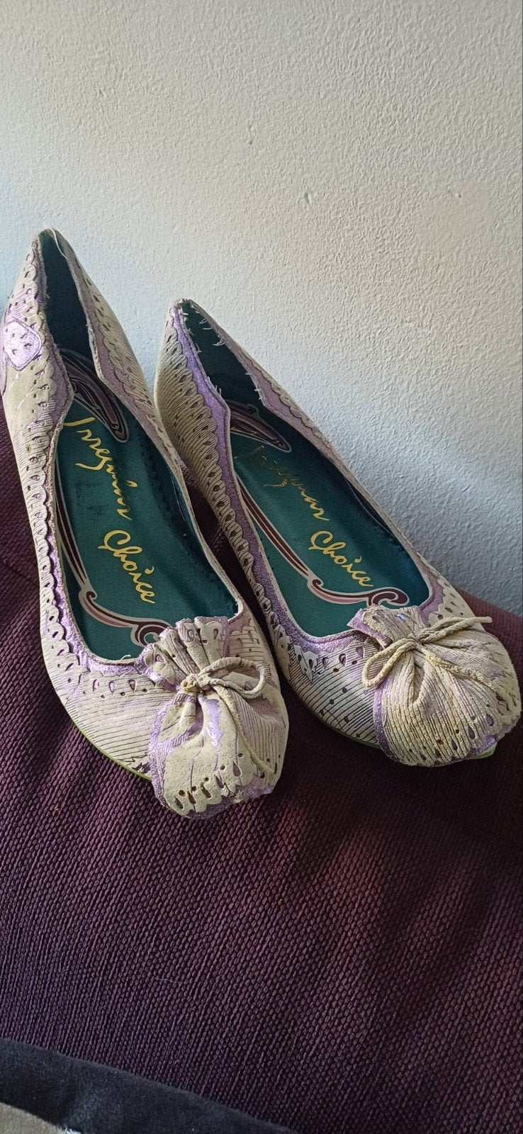 Irregular choice prachtige pumps maat 39, Kleding | Dames, Ophalen of Verzenden, Zo goed als nieuw