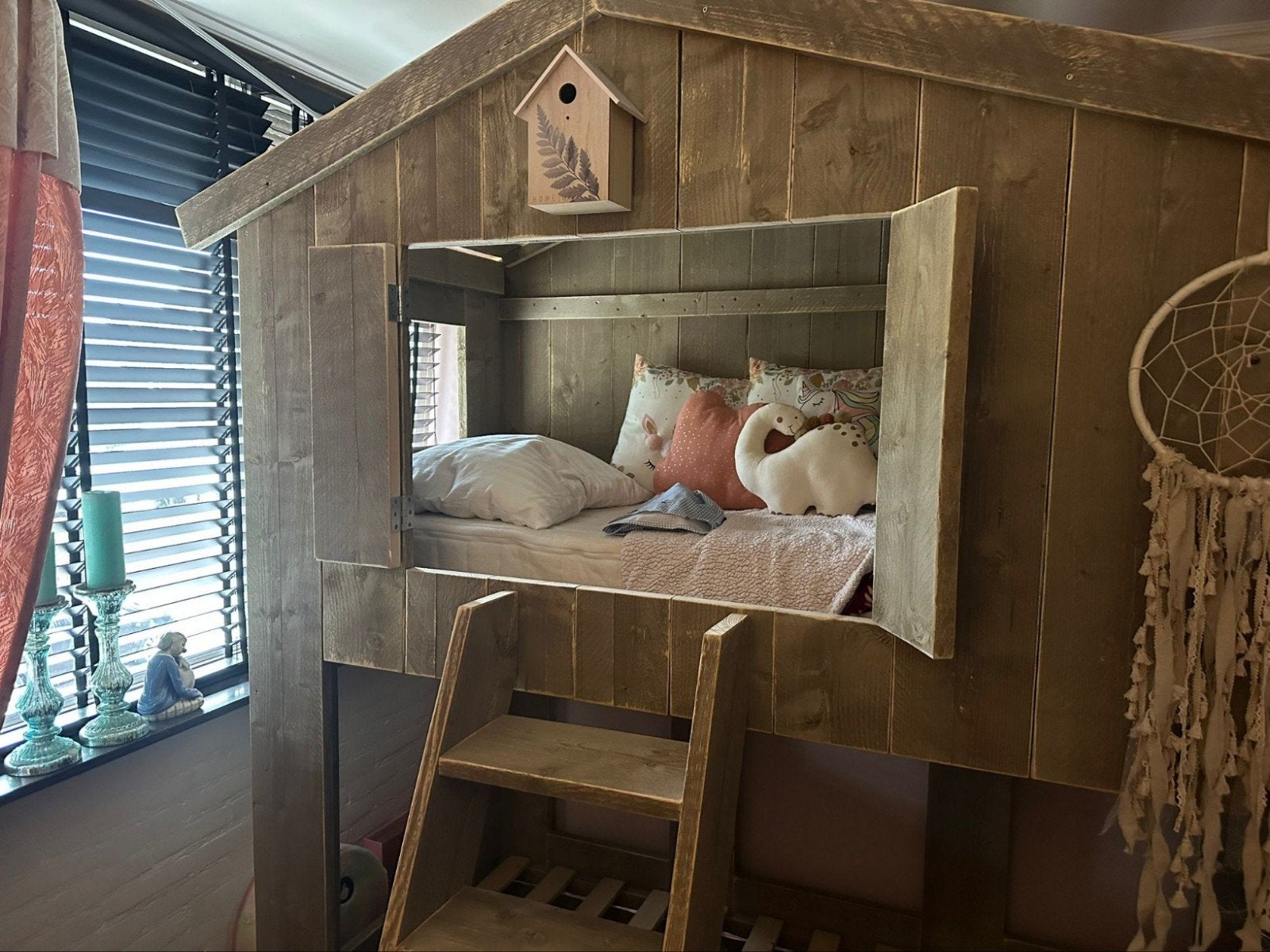 stapelbed boomhut, Ophalen